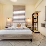 Ianos アパートホテル