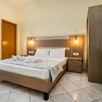 Ianos アパートホテル ポトス