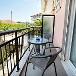 Ianos アパートホテル 3*