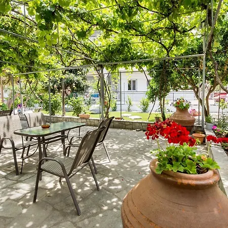 Hotel de apartamente Ianos Potos