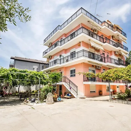 Ianos Hotel de apartamente Potos