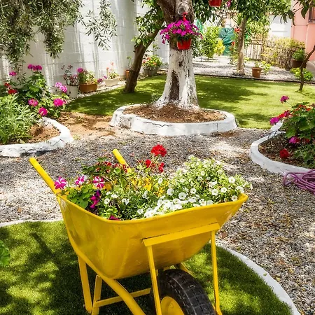 Ianos Aparthotel Potos