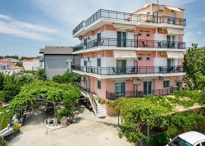 Ianos Hotel de apartamente 3*