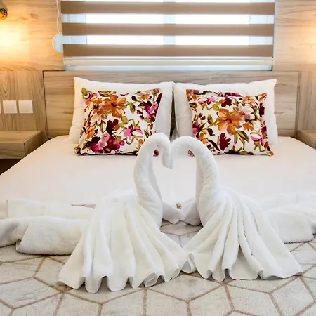 מלון דירות Ianos