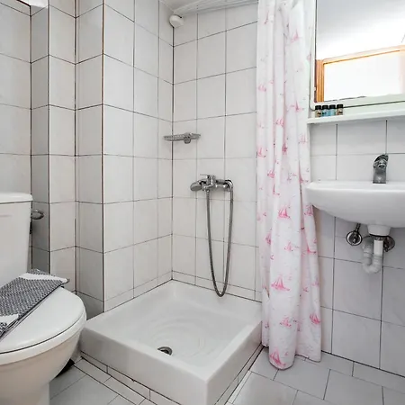 アパートホテル Ianos 3*