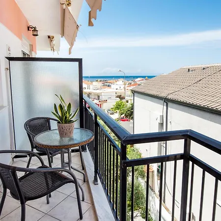 アパートホテル Ianos ポトス